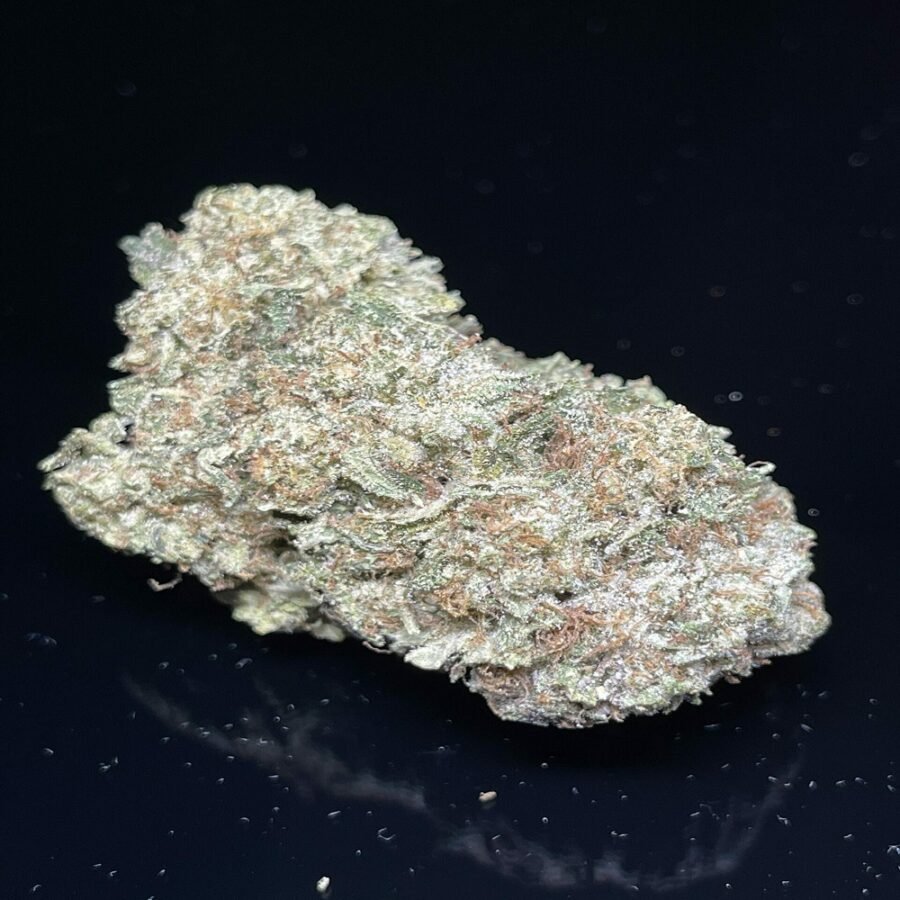 "Gassy" White Strawberry - Very Sticky - Hybrid THC 25-27% - CBD 1%