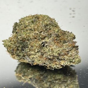 UK Cheese - Hybrid 70% Indica / 30% Sativa - THC 28% - CBD: 1%, CBN: 1%